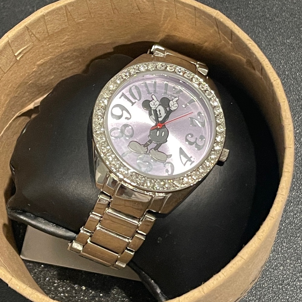 Disney mickey mouse watch READ DESCRIPTION